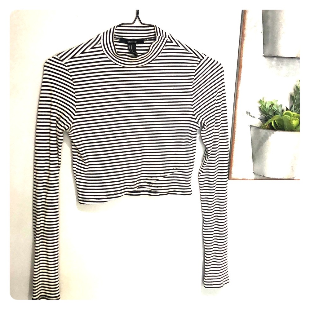 Striped long sleeve crop top